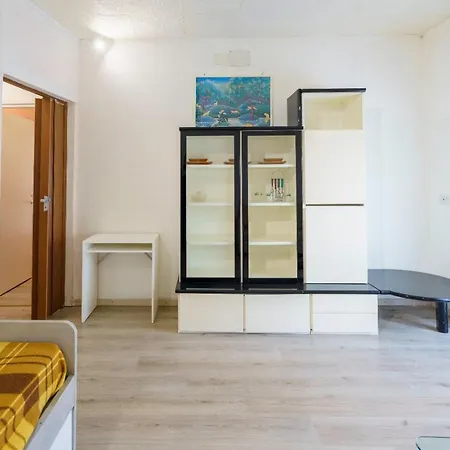 The Orange Housing In * קומו