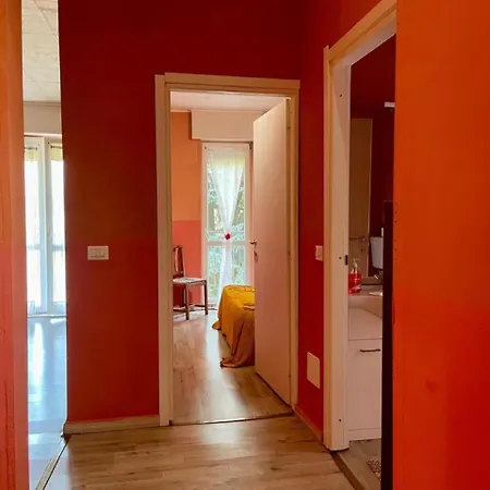 The Orange Housing In דירה *